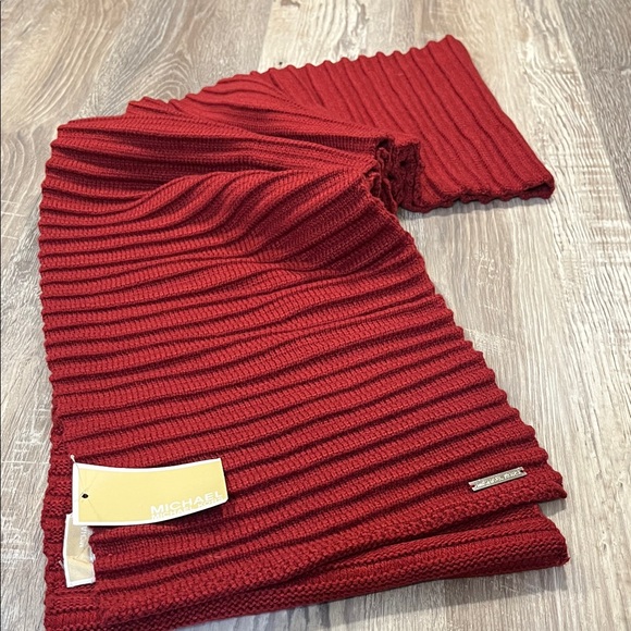 Michael Kors Deep Red Ribbed Knit Scarf 🧣 New with tag - Picture 1 of 5